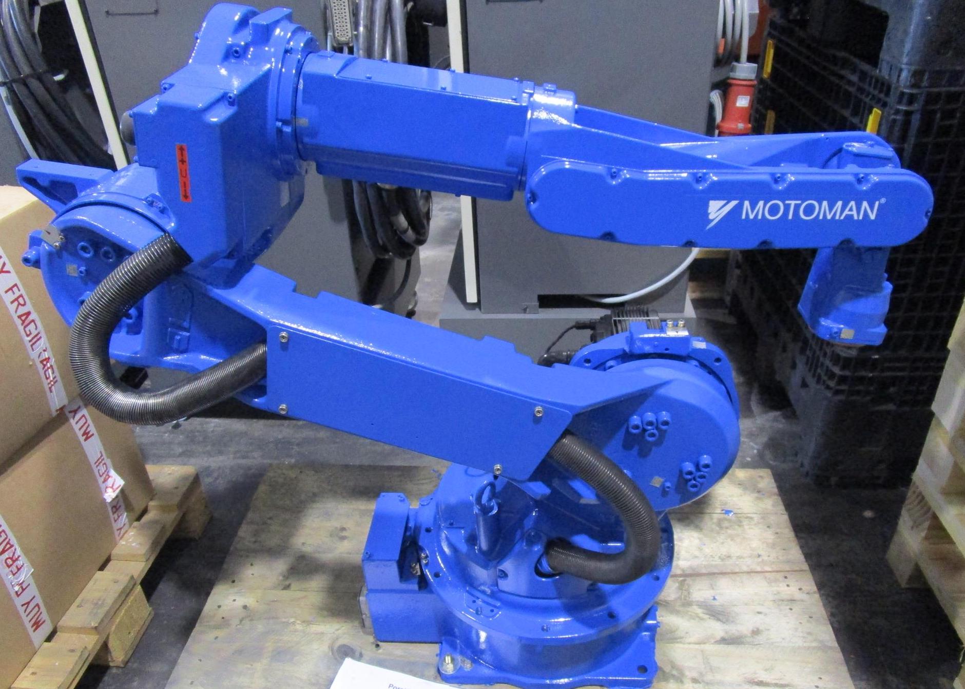 MOTOMAN EA1900 . NX100 